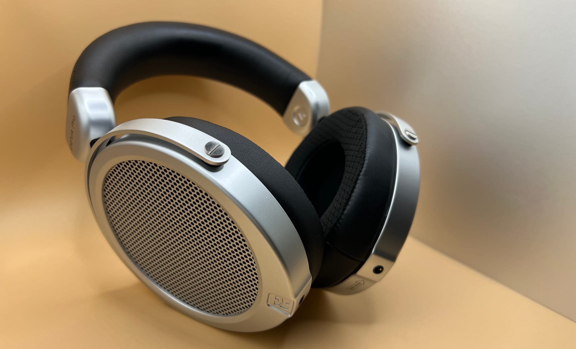 HIFIMAN Deva Pro Review 9.3 out of 10 | The Metalverse