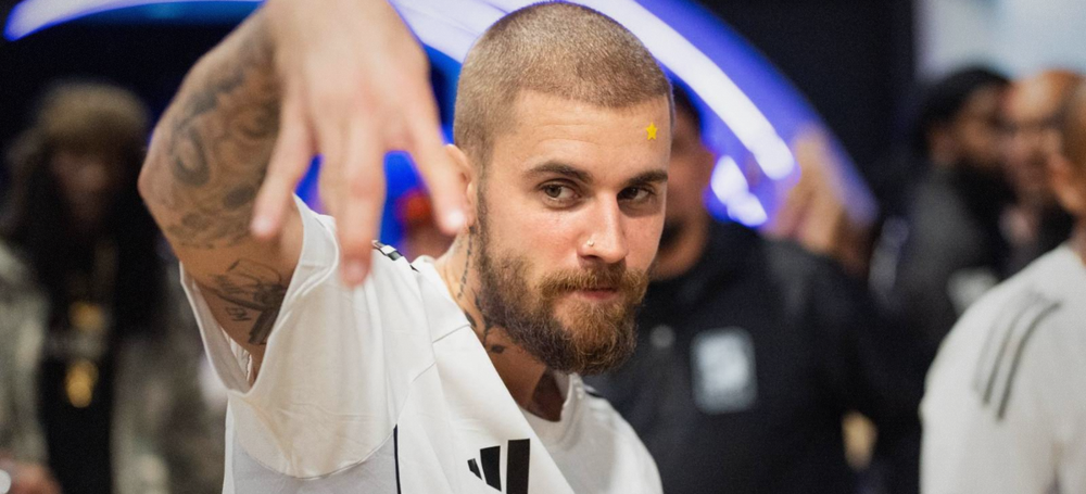 JUSTIN BIEBER Hosts Twitch Livestream with Comedian/Actor SEBASTIAN MANISCALCO post image