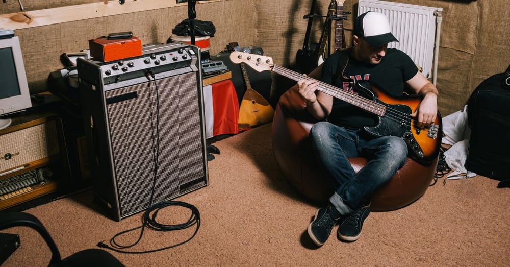 How To Create a DIY Recording Studio on a Budget post image